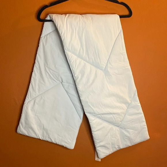 NWT Maeve Puffer Scarf 🚩SOLD OUT STYLE - Picture 2 of 4